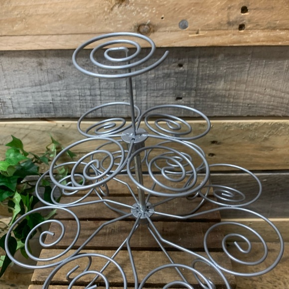 CTG 3-Tier Metal Cupcake Stand - Picture 2 of 9